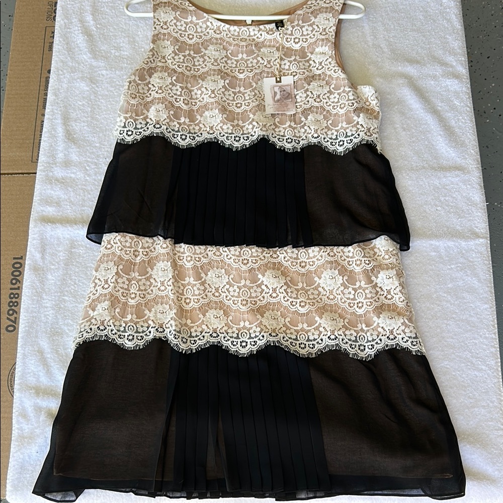 Jessica Simpson Black and Cream Sheath Mini Dress